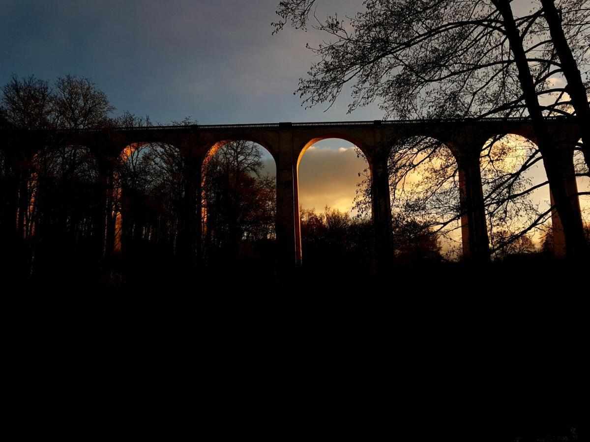 Chateau De La Rose Cluis エクステリア 写真